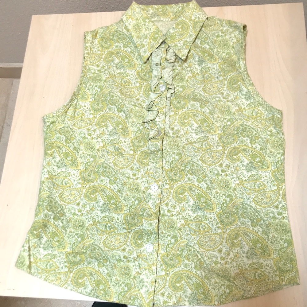 Sleeveless Button Down Blouse with Collar Ruffle Paisley Fresh Colors Small NWOT - Picture 2 of 7